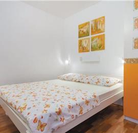 7 Bedroom Villa with Pool and Distant Sea Views on Ciovo Island near Trogir, Sleeps 12 